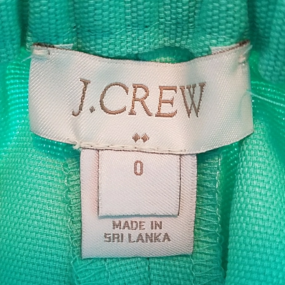 Green stretch waste shorts NWOT - Picture 3 of 4